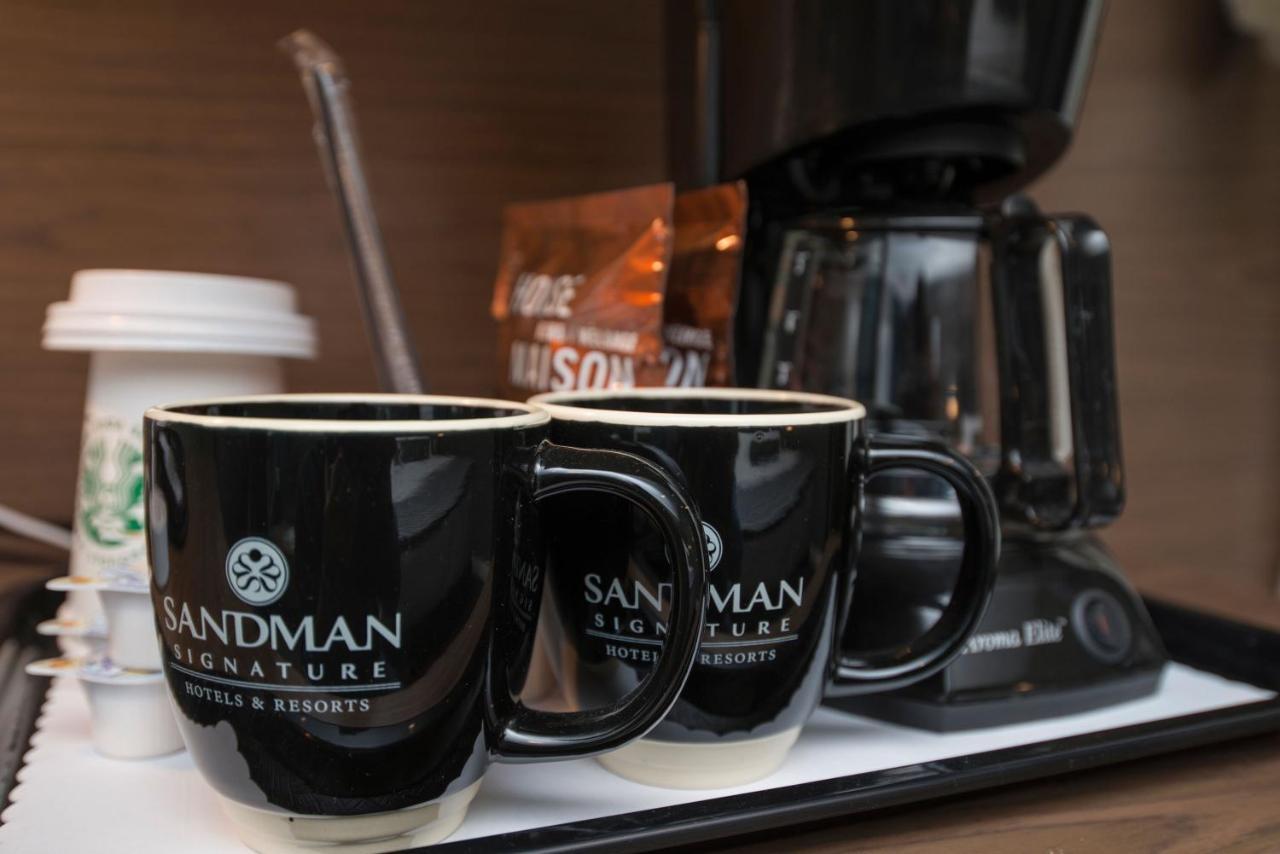 Sandman Signature Calgary Airport Hotel מראה חיצוני תמונה