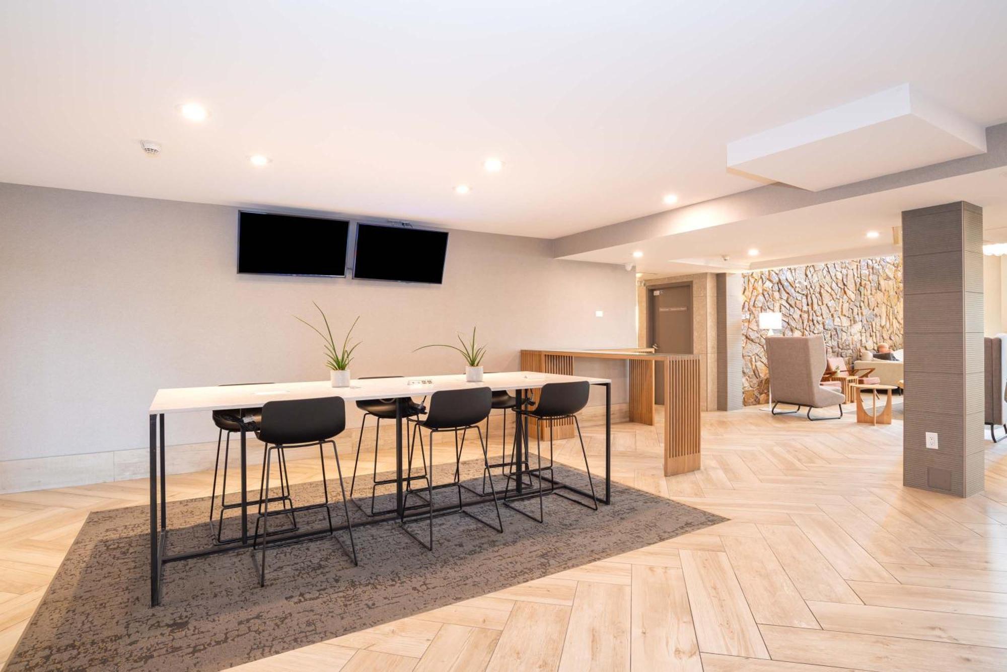 Sandman Signature Calgary Airport Hotel מראה חיצוני תמונה